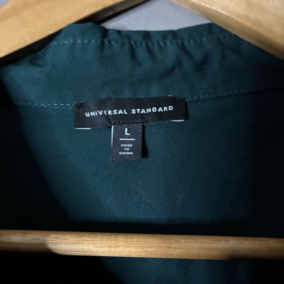 UNIVERSAL STANDARD Elbe Button Down Full placket Shirt in Forest green (L) 22/24 - Picture 4 of 9